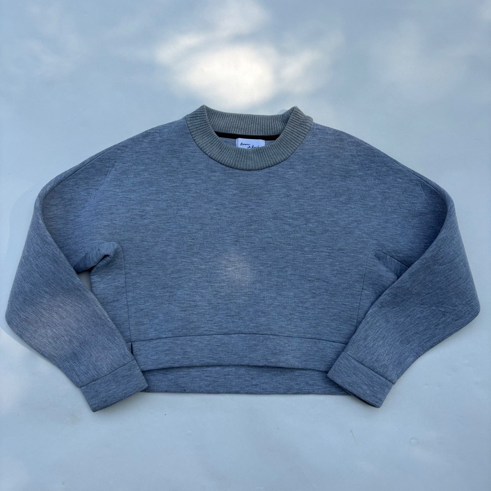Adam et Rope Womens Gray Cropped Pullover Sweatshirt Size 38 Ribbed Crew Neck